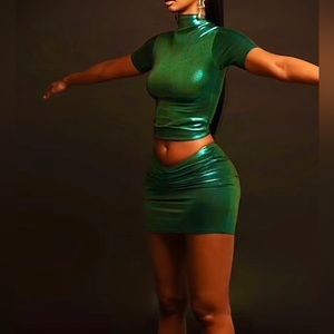 BRAND NEW NEVER WORN -ANSANI Liquid
Metal collection green